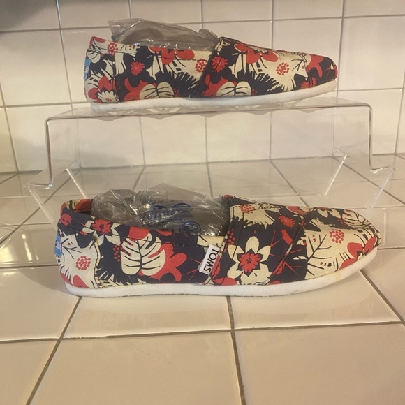 TOMS Alpargagat Floral Tropical Print Slip On Canvas Womans Size W7 - Picture 2 of 11